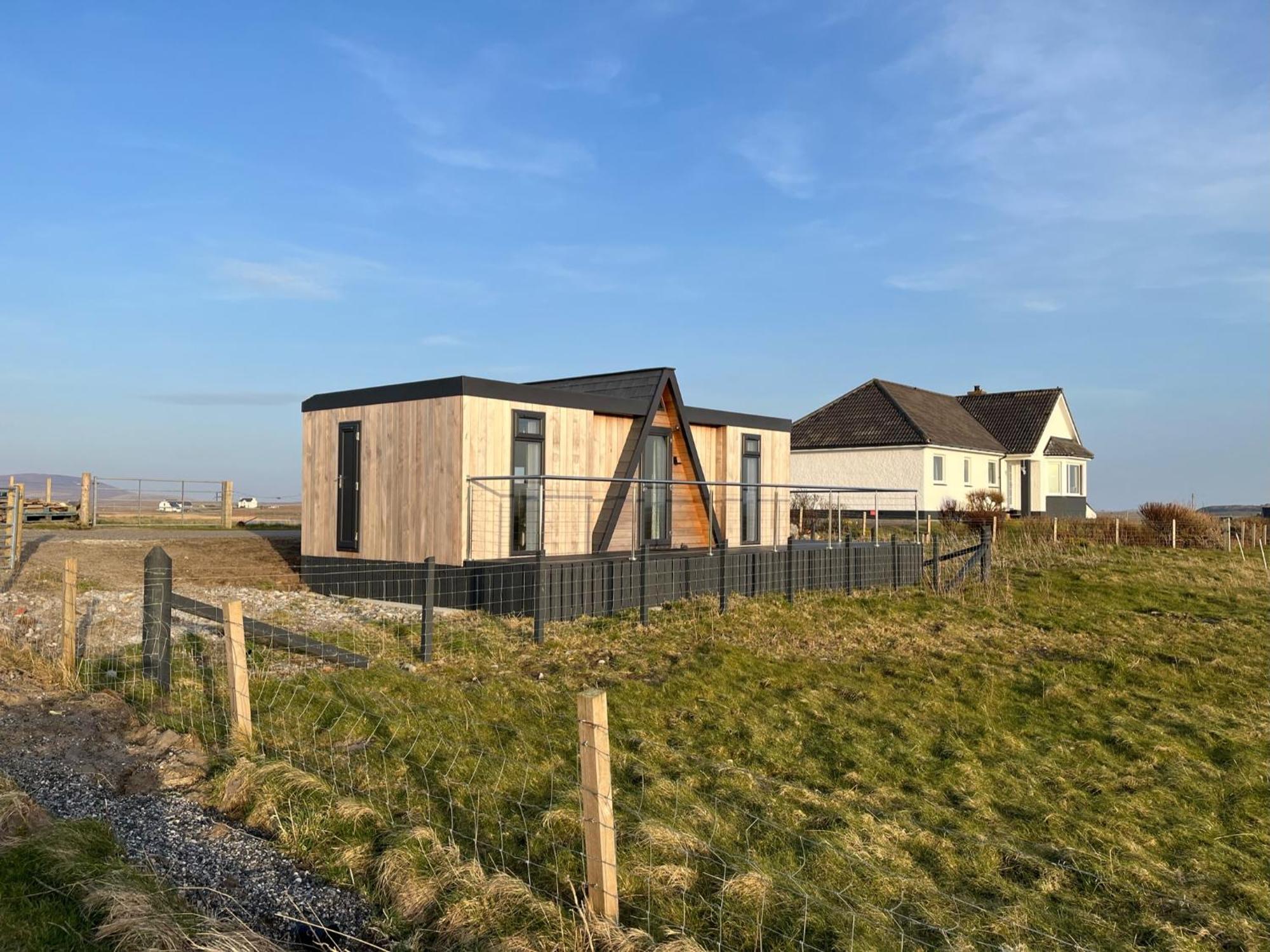 Seas The Day - Self Catering Lodge North Uist Paible Экстерьер фото